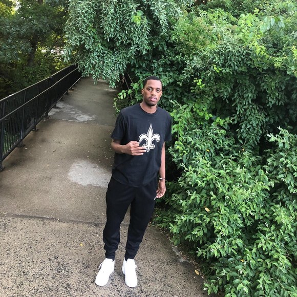 Meet your Posher, Tavius - Picture 1 of 1